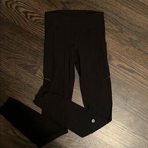 Lulu Lemon Leggings with side pockets.